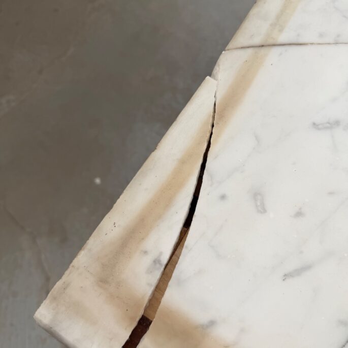 Antīka koka kumode ar marmora virsmu (Prece uz pasūtījumu)
