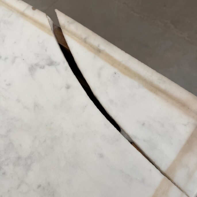 Antīka koka kumode ar marmora virsmu (Prece uz pasūtījumu)