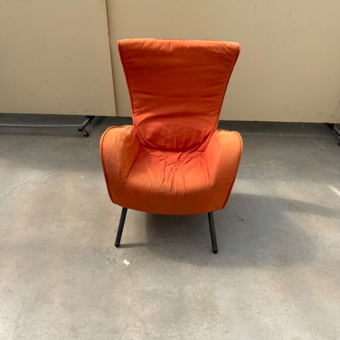 Moderns oranža auduma atpūtas krēsls (Prece uz pasūtījumu)