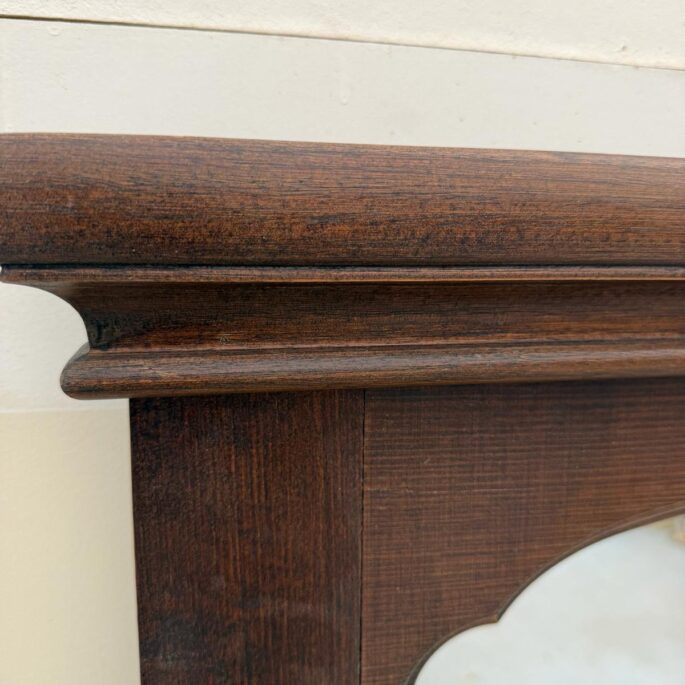 Spogulis koka rāmī