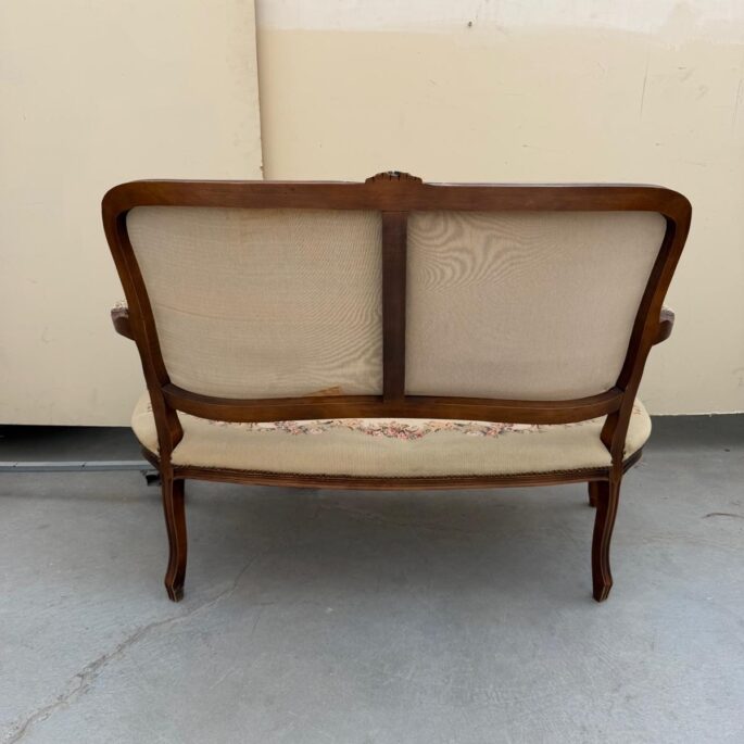 Rokoko stila sofa