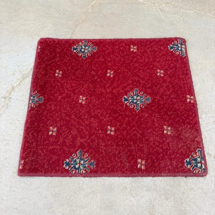 Paklājs (69 x 60 cm)