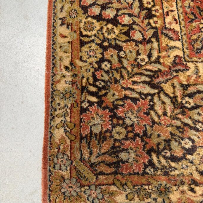 Vilnas paklājs ar ornamentiem (170 x 240 cm)