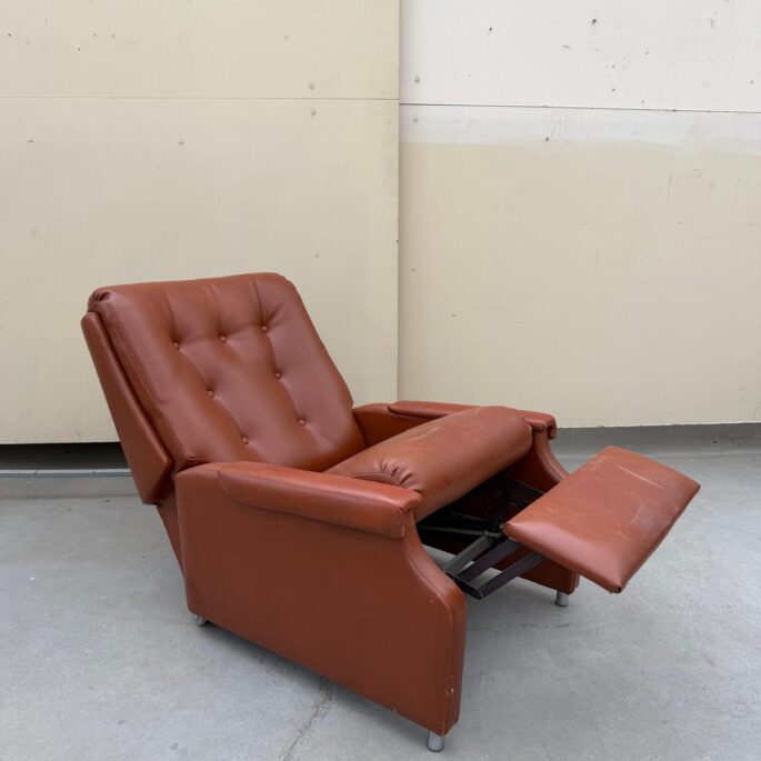 Atpūtas krēsls ar relax funkciju - mehānisks (prece uz pasūtījumu)