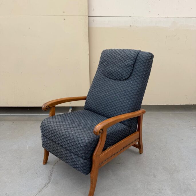 Atpūtas krēsls ar relax funkciju - mehānisks (prece uz pasūtījumu)