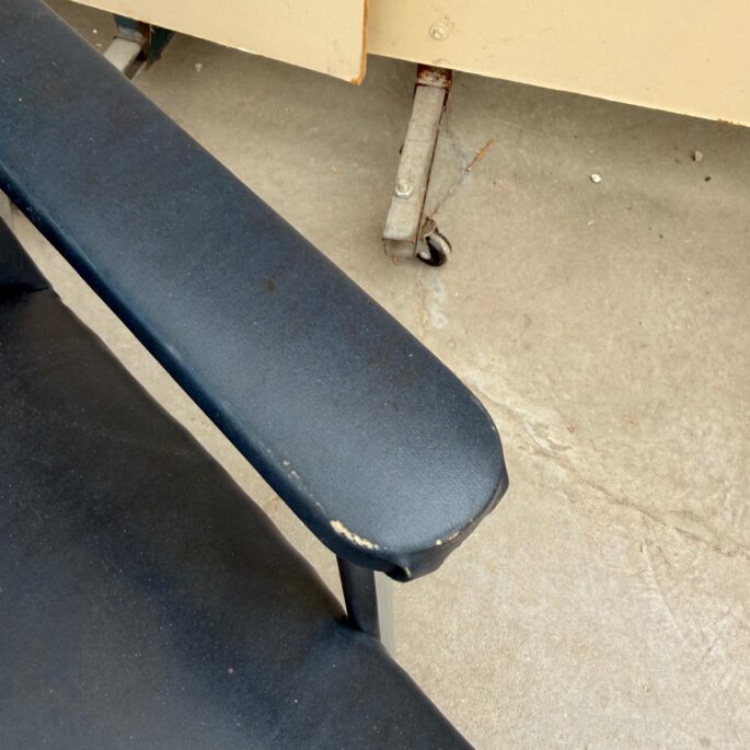 Zils atpūtas krēsls (prece uz pasūtījumu)