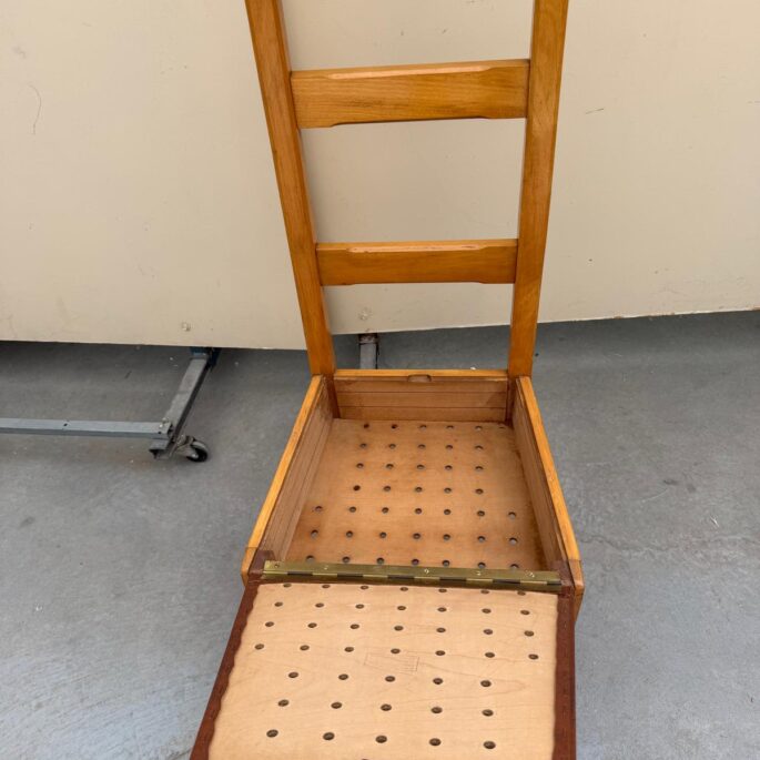 Koka krēsls (pieejami 3 gab.)