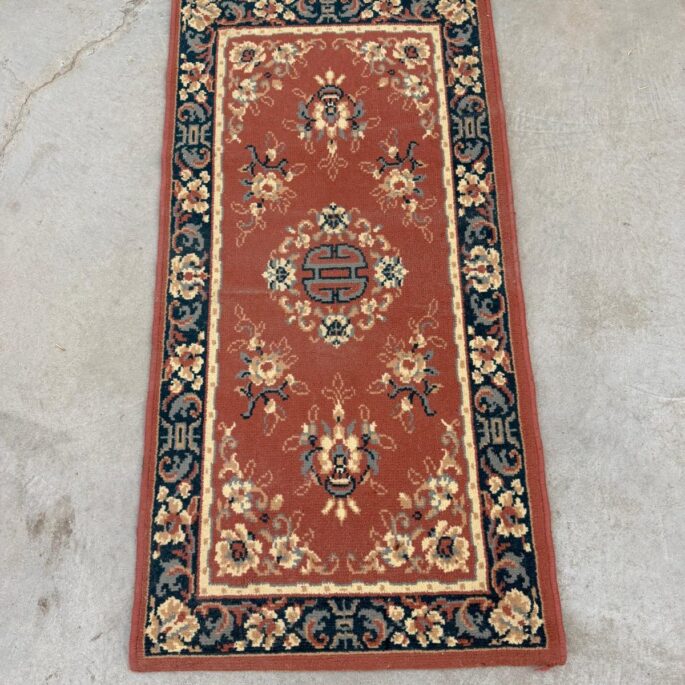 Paklājs ar ornamentiem (60 x 120 cm)