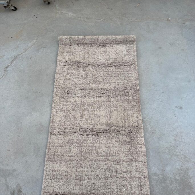 Pelēks paklājs (66 x 130 cm)