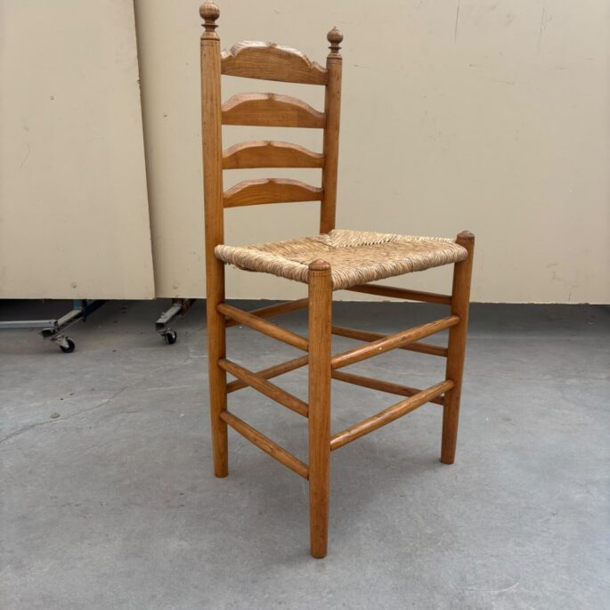 Koka krēsls ar pītu sēdvirsmu (pieejami 5 gab.)