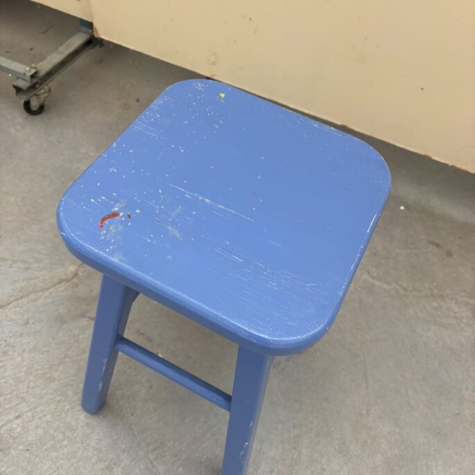 Koka taburete (prece uz pasūtījumu)