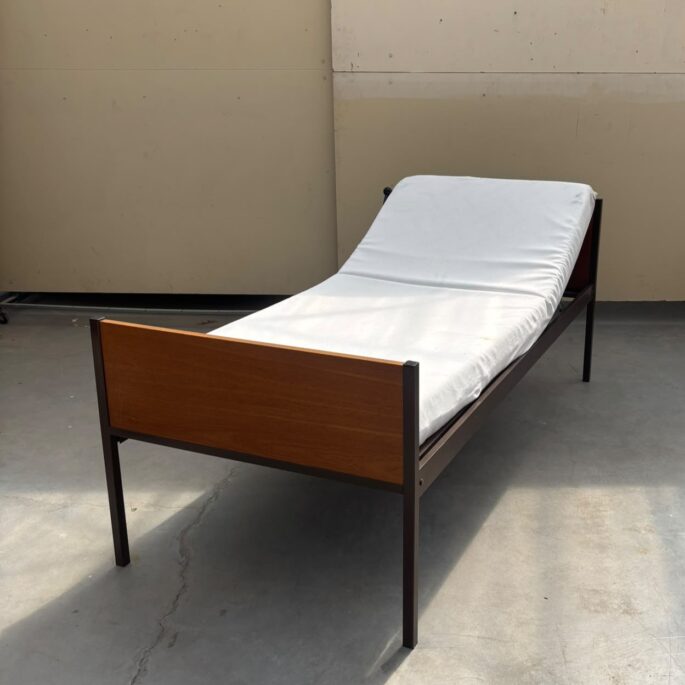 Vienguļamā gulta ar redelēm (90 x 200)