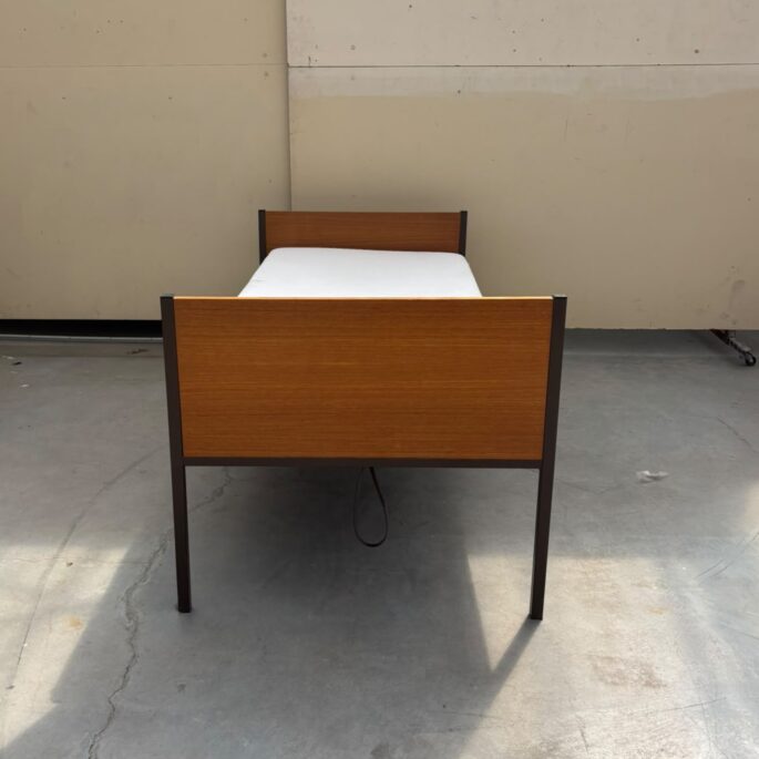 Vienguļamā gulta ar redelēm (90 x 200)