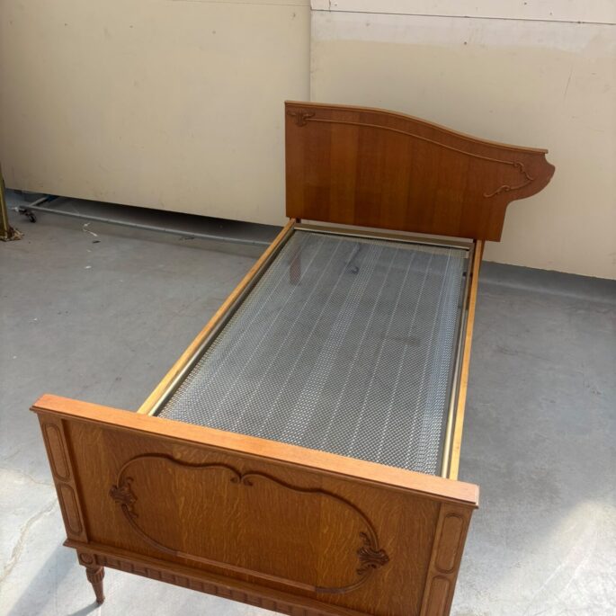 Vienguļamā gulta ar redelēm (90 x 200)