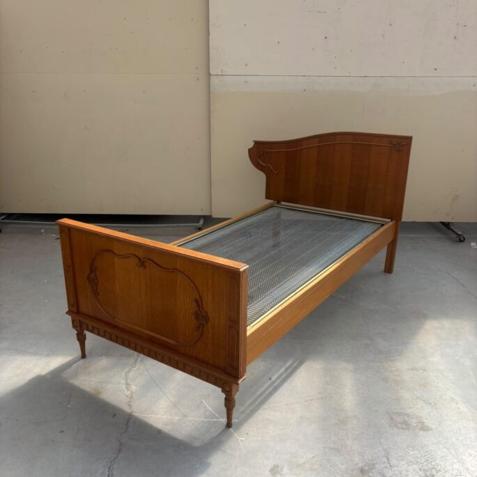 Vienguļamā gulta ar redelēm (90 x 200)