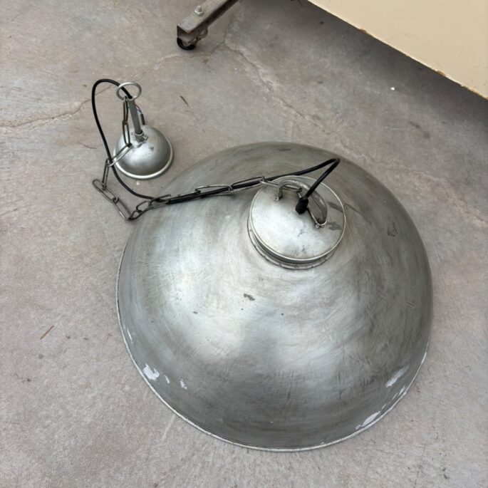 Metāla lampa (prece uz pasūtījumu)