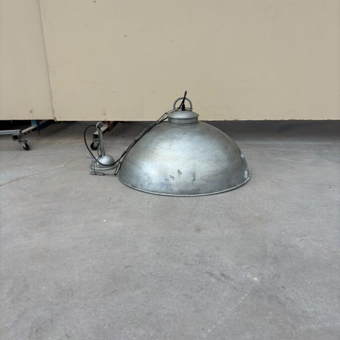 Metāla lampa (prece uz pasūtījumu)