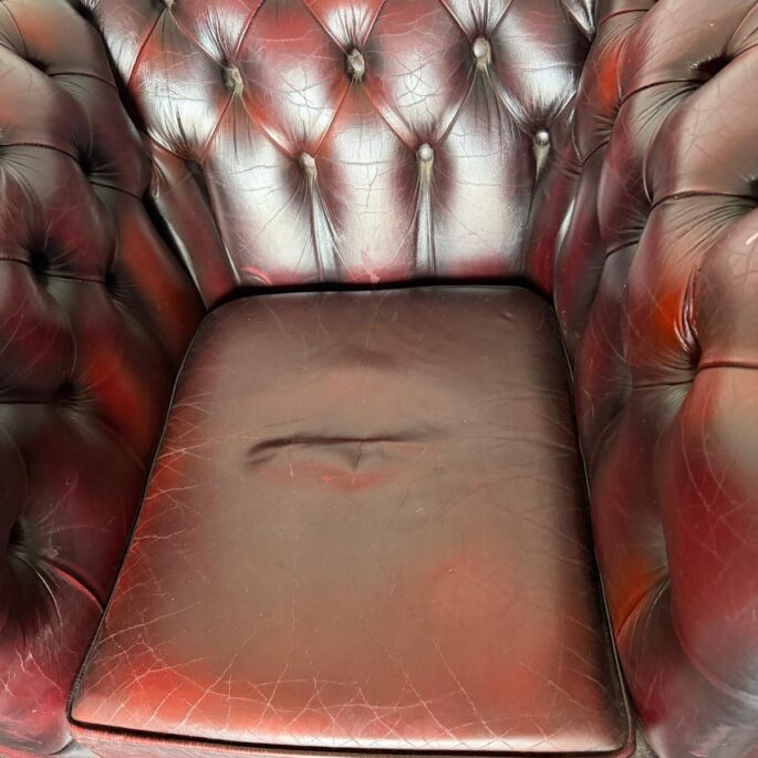 Chesterfield stila ādas atpūtas krēsls (prece uz pasūtījumu)