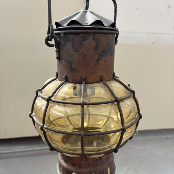 Griestu lampa (prece uz pasūtījumu)