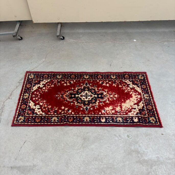 Paklājs ar ornamentiem (60 x 118 cm) (prece uz pasūtījumu)