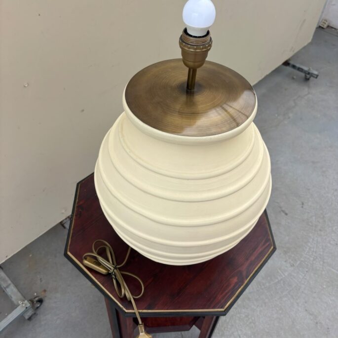 Galda lampa (prece uz pasūtījumu)