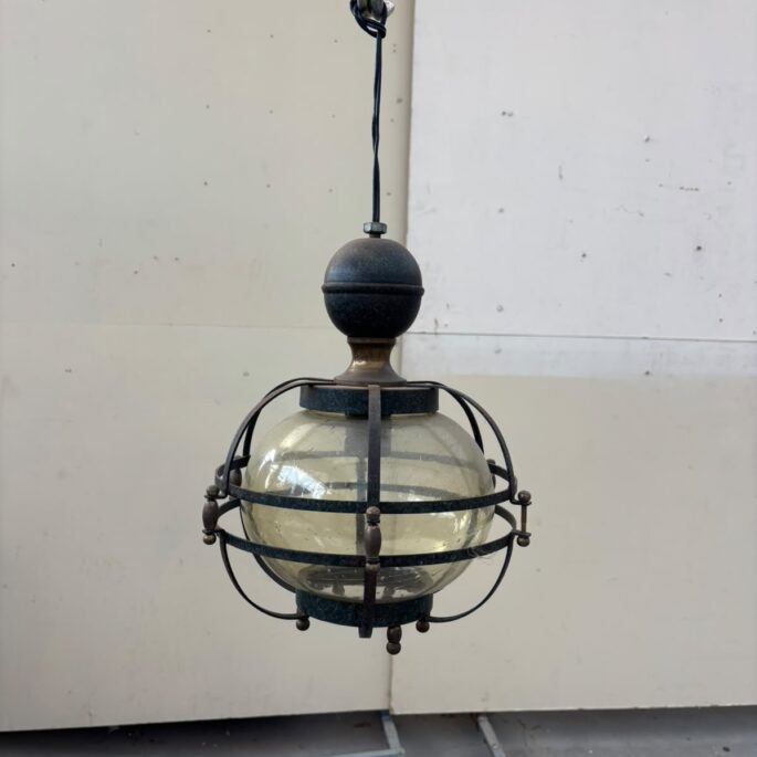 Griestu lampa (prece uz pasūtījumu)