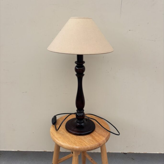 Galda lampa (prece uz pasūtījumu)