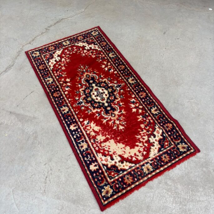 Paklājs ar ornamentiem (60 x 118 cm) (prece uz pasūtījumu)