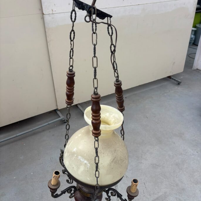 Griestu lampa (prece uz pasūtījumu)