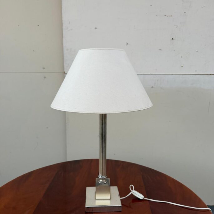 Galda lampa (prece uz pasūtījumu)
