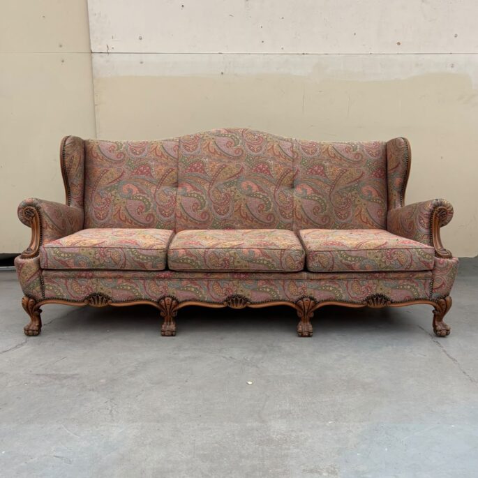 Čipendeila stila sofa (prece uz pasūtījumu)
