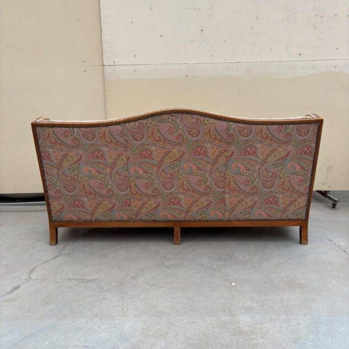 Čipendeila stila sofa (prece uz pasūtījumu)