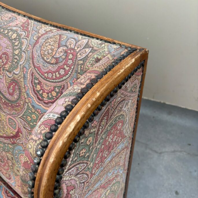 Čipendeila stila sofa (prece uz pasūtījumu)