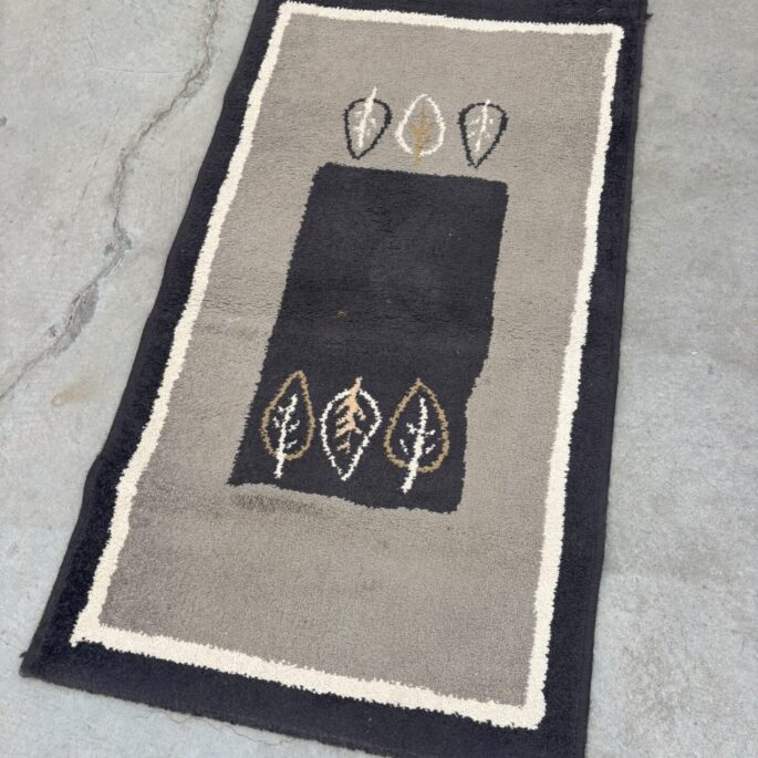 Viesistabas paklājs (61 x 110 cm) (prece uz pasūtījumu)