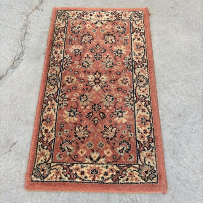 Paklājs ar ornamentiem (40 x 71 cm) (prece uz pasūtījumu)