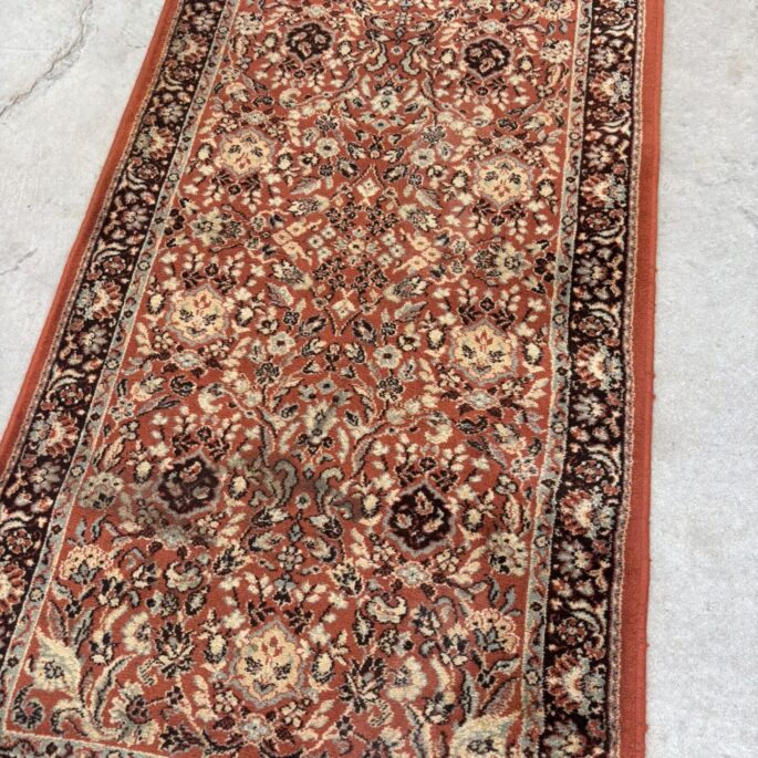 Paklājs ar bārkstīm (69 x 152 cm) (prece uz pasūtījumu)