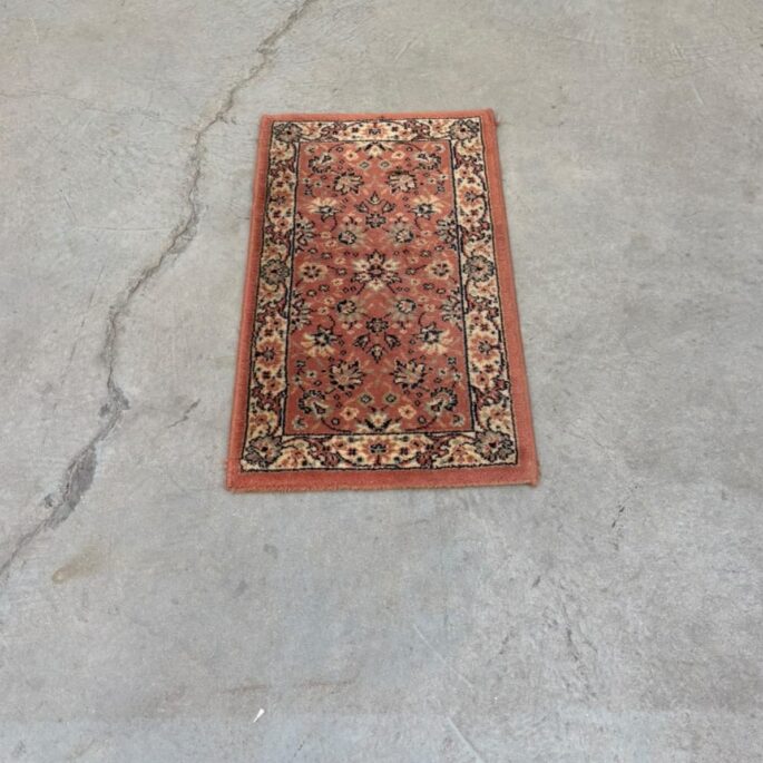Paklājs ar ornamentiem (40 x 71 cm) (prece uz pasūtījumu)