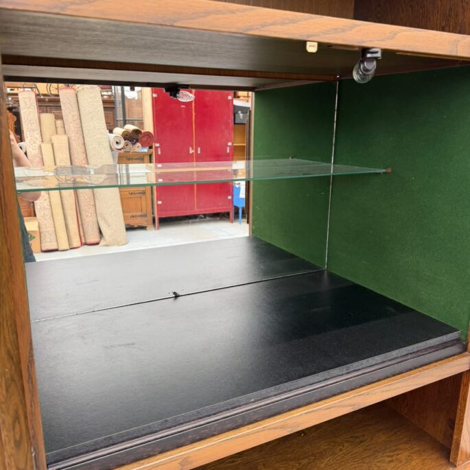 Bufete ar durtiņām un atvilktni (prece uz pasūtījumu)