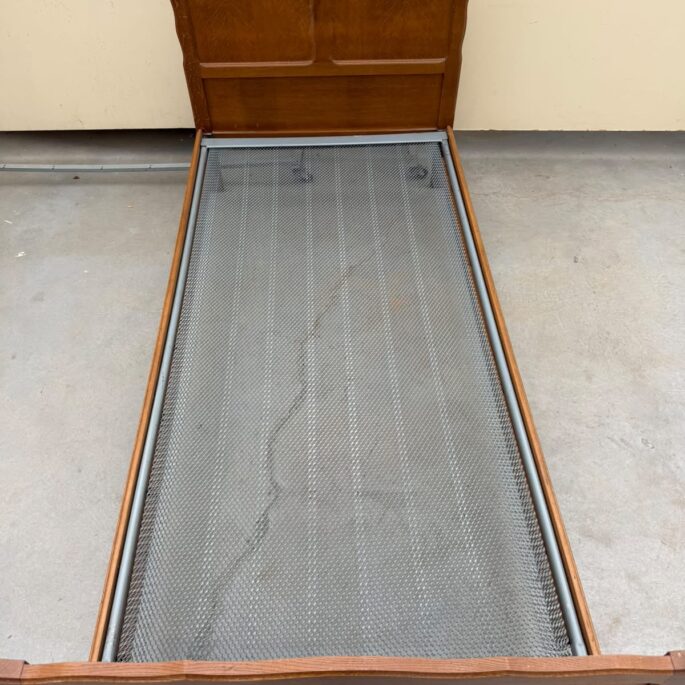 Vienguļamā gulta ar redelēm (100 x 200) (prece uz pasūtījumu)