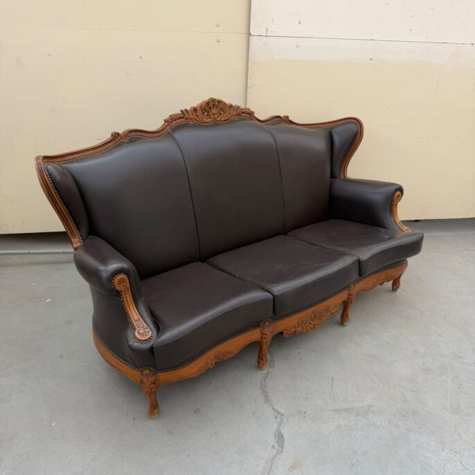 Rokoko stila sofa (prece uz pasūtījumu)