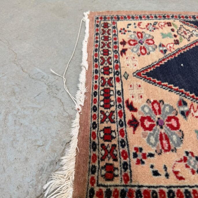 Paklājs ar ornamentiem (48 x 70 cm) (prece uz pasūtījumu)