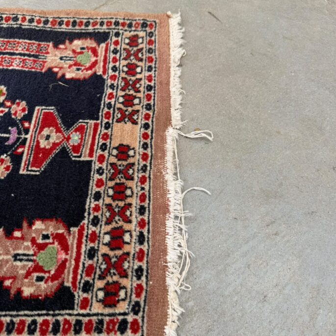 Paklājs ar ornamentiem (48 x 70 cm) (prece uz pasūtījumu)