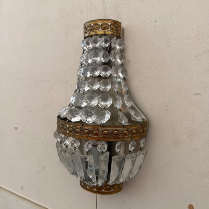 Grezna sienas lampa (prece uz pasūtījumu)