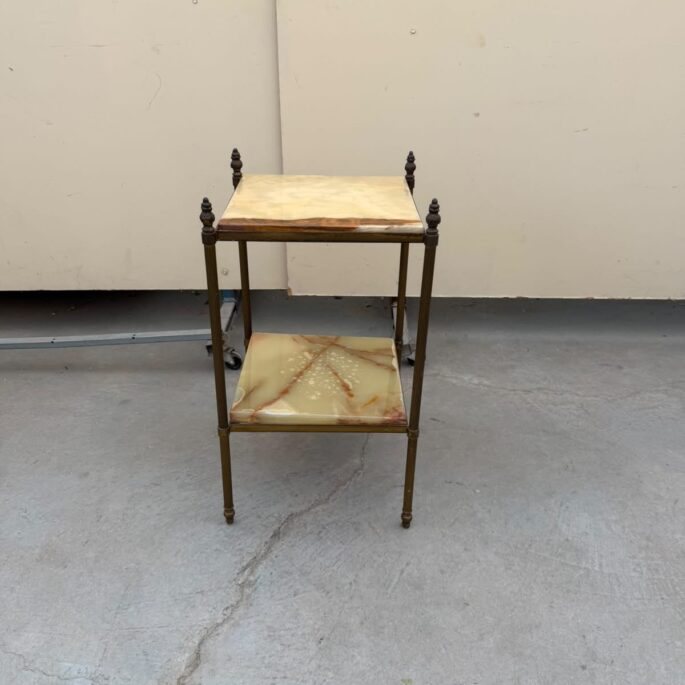 Marmora konsoles galdiņš (prece uz pasūtījumu)