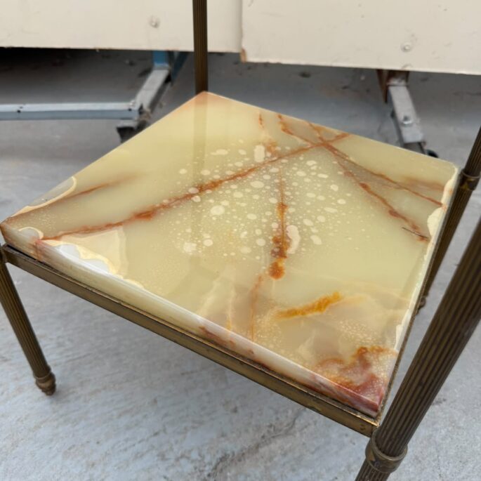 Marmora konsoles galdiņš (prece uz pasūtījumu)