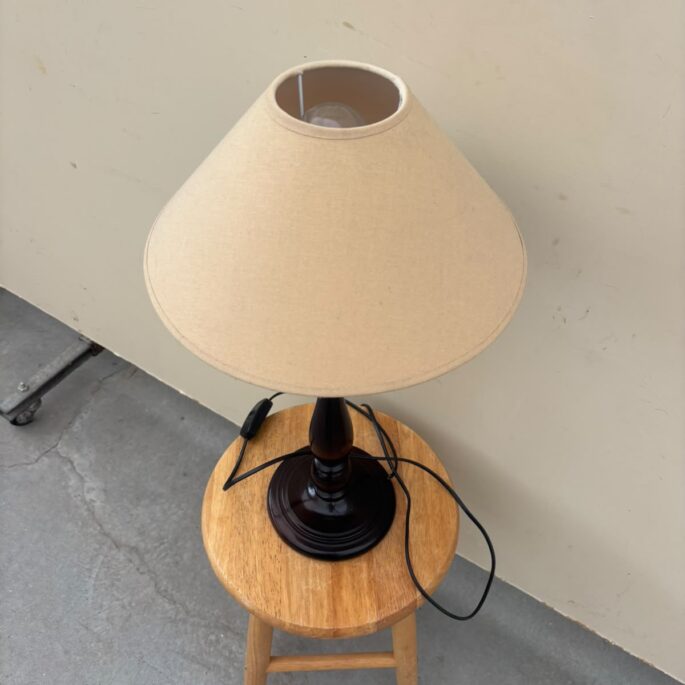 Galda lampa (prece uz pasūtījumu)