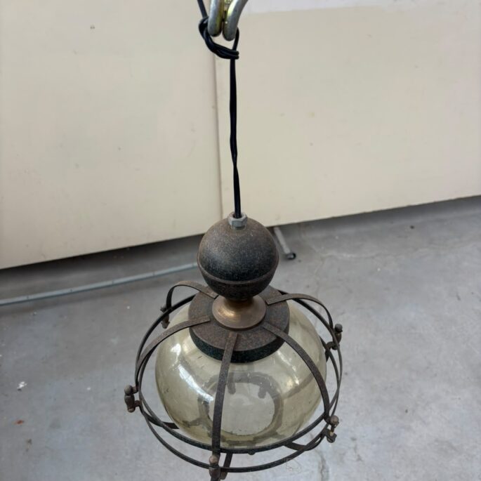 Griestu lampa (prece uz pasūtījumu)