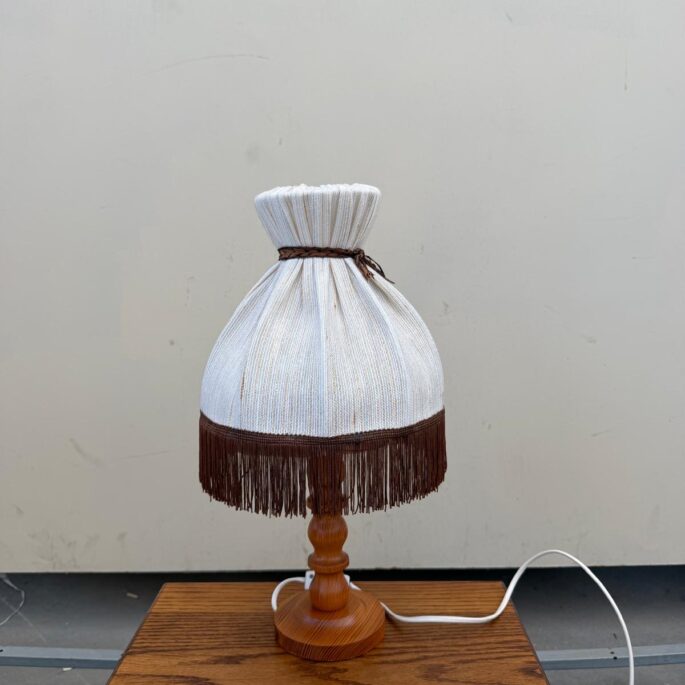 Galda lampa (prece uz pasūtījumu)