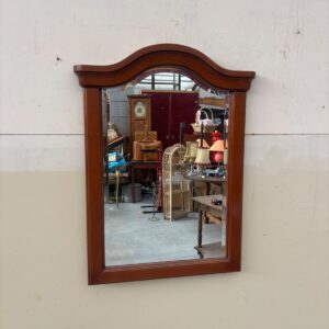 Spogulis koka rāmī (prece uz pasūtījumu)