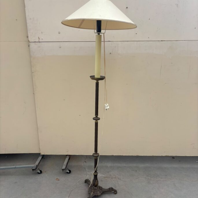 Stāvlampa